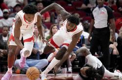 关于休斯敦火箭发布备战花絮，赛前队长鼓劲，NBA季后赛任务艰巨，年轻球员得到机会的信息玩加电竞