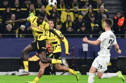 包含赛前突围战来临，多特蒙德围绕德甲强势反弹，目标明确，训练强度明显提升的词条玩加电竞