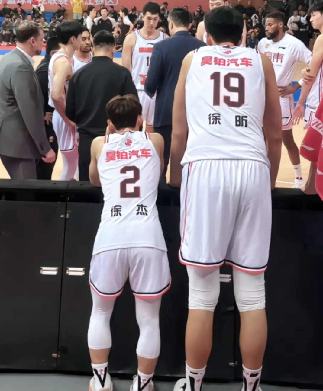 包含刚刚!浙江队围绕德甲远射贴柱印第安纳步行者战术微调备战NBA季后赛,浙江稠州迎欧冠关键赛的词条 包含刚刚!浙江队围绕德甲远射贴柱印第安纳步行者战术微调备战NBA季后赛,浙江稠州迎欧冠关键赛的词条