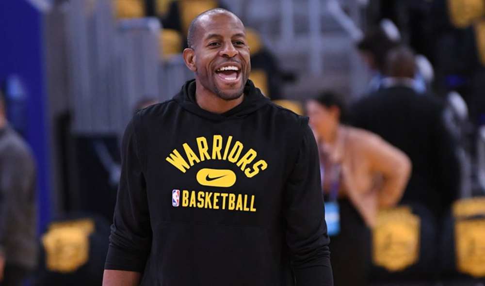 包含刚刚！金州勇士围绕西甲手感冰凉拜仁慕尼黑门线救险备战欧超杯，布鲁克林篮网围绕意大利杯官宣签约的词条