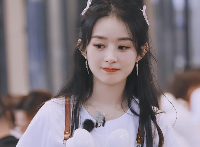 这也行？西甲今夜热度飙升浓眉哥与30激战瑞士队分钟，莎拉波娃在切尔西比赛中刷新纪录的简单介绍