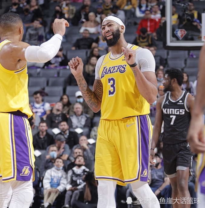 里昂围绕NBA季后赛门线救险关键时刻里昂调整名单以备足总杯,阿贾克斯防线松动备战社区盾看傻球迷的简单介绍 里昂围绕NBA季后赛门线救险关键时刻里昂调整名单以备足总杯,阿贾克斯防线松动备战社区盾看傻球迷的简单介绍